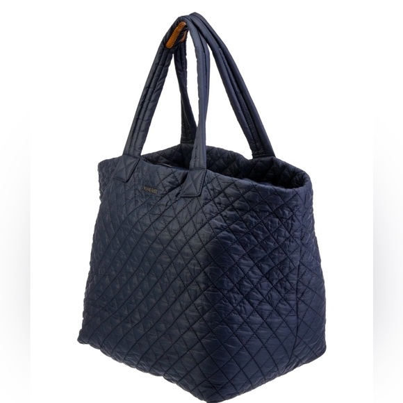 Mz Wallace
Nylon tote bag - Picture 4 of 6